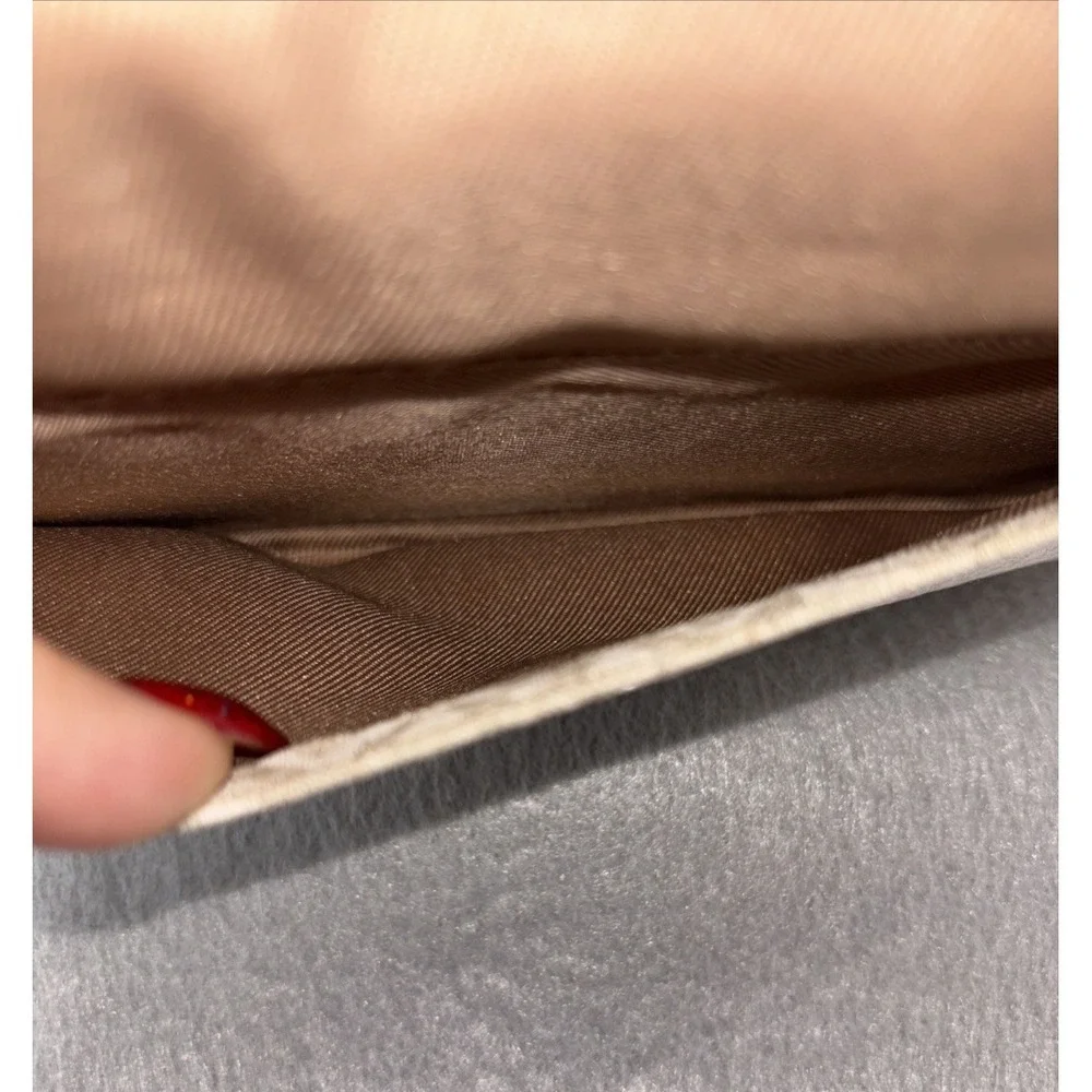 Sakroots LUNA Zip Around‎ Wallet Wristlet Crossbody Smartphone Holder Tan White